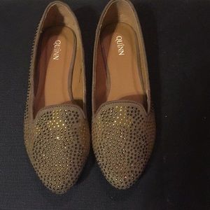 Quinn Francesca’s closed shoe size 6